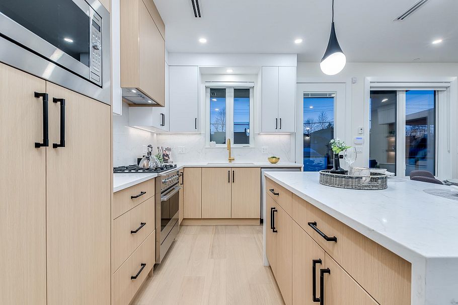 1 5459 Rhodes Street Vancouver, BC - 9