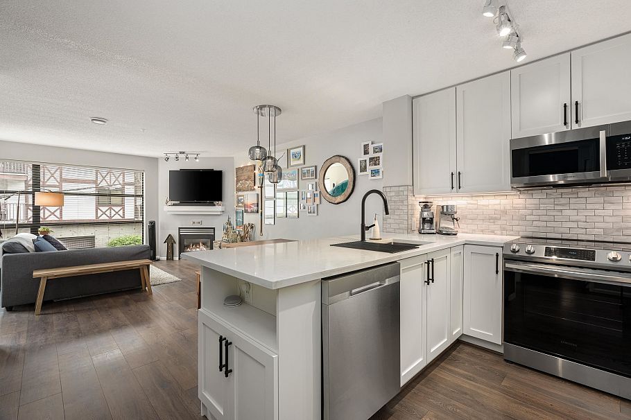 305 124 W 3rd Street North Vancouver, BC - 16