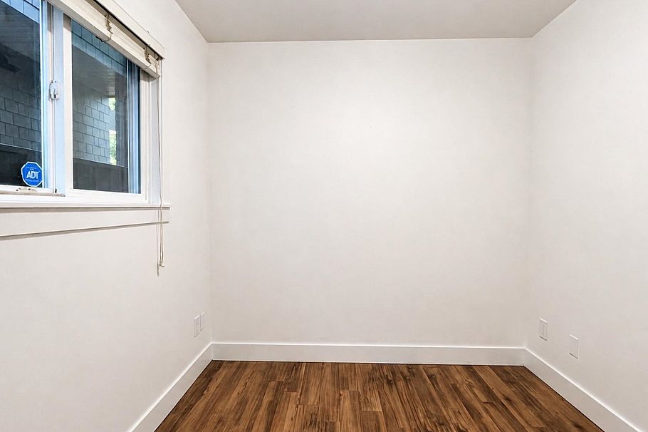 2388 E 5th Avenue Vancouver, BC - 27