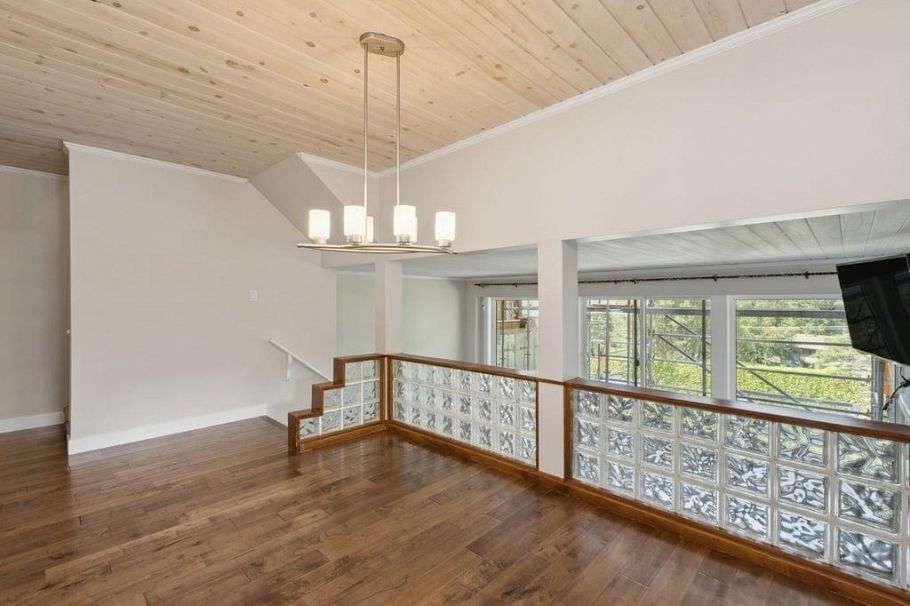 1056 LILLOOET ROAD, North Vancouver BC V7J 2H8 North Vancouver, BC - 5