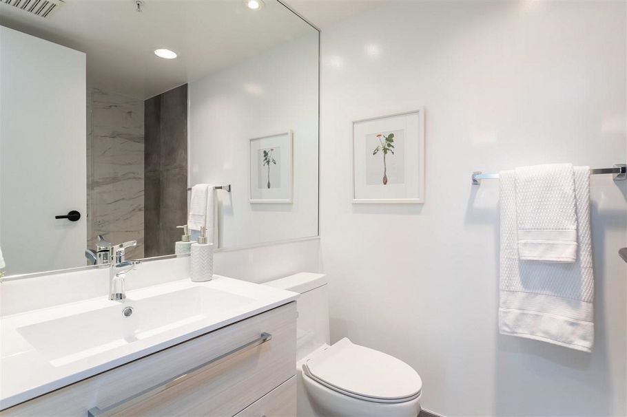 605 1228 Marinaside Crescent Vancouver, BC - 21