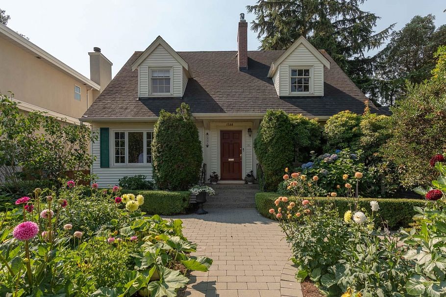 1738 W 66th Avenue Vancouver, BC - 1