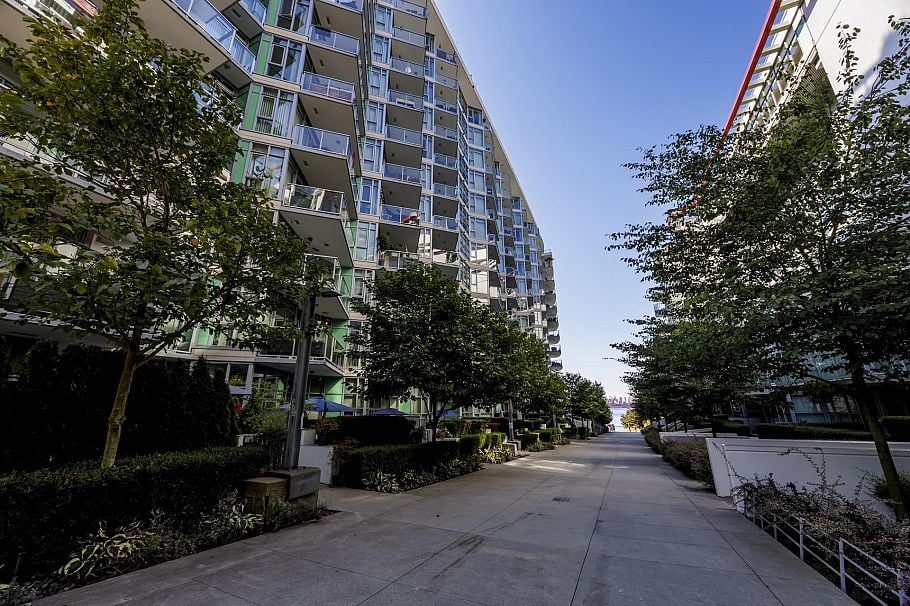 303 199 Victory Ship Way North Vancouver, BC - 4