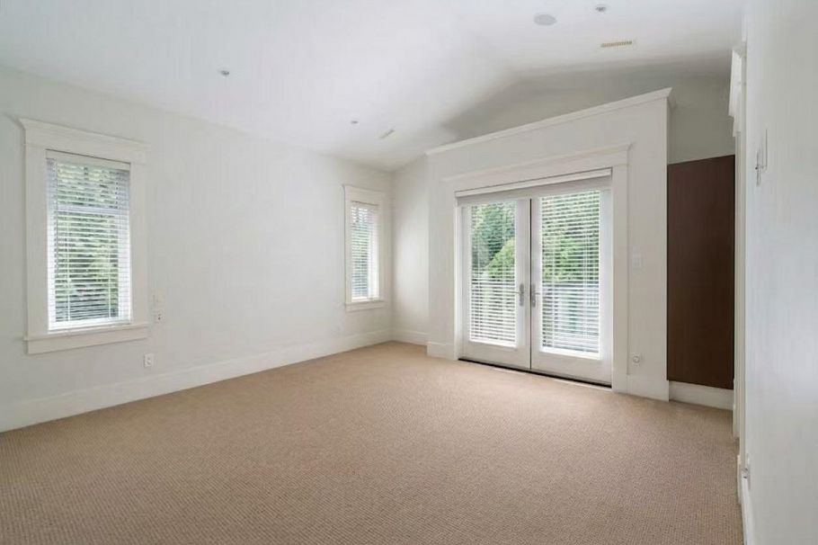 1255 W 26th Avenue Vancouver, BC - 11