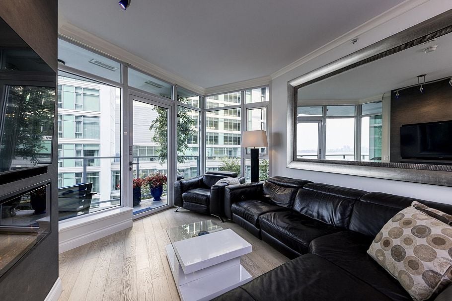 303 199 Victory Ship Way North Vancouver, BC - 7