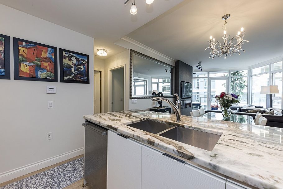 303 199 Victory Ship Way North Vancouver, BC - 14