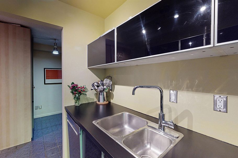 111 853 E 7th Avenue Vancouver, BC - 10