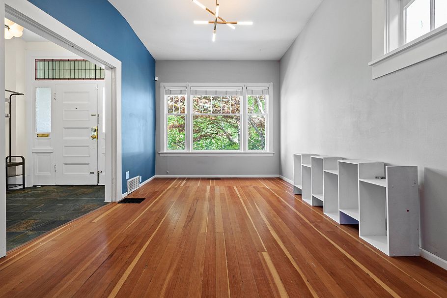 2656 W 3rd Avenue Vancouver, BC - 8