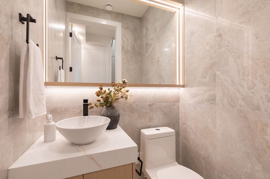 1 3615 Turner Street Vancouver, BC - 12