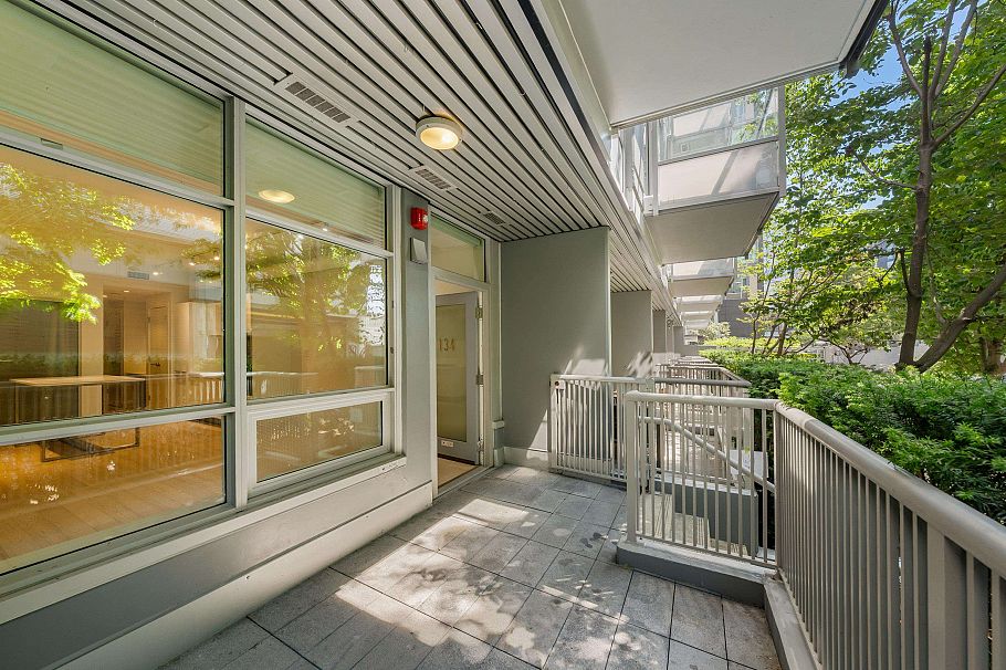 134 E 1st Avenue Vancouver, BC - 28