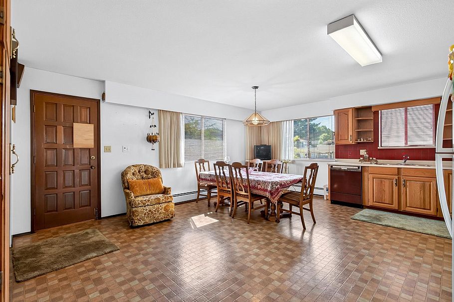 5618 Lancaster Street Vancouver, BC - 12