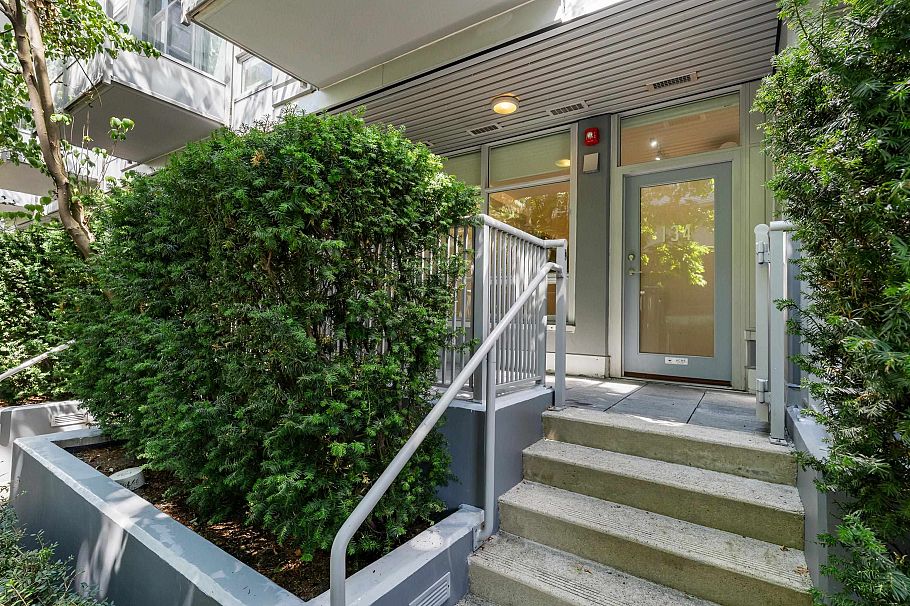 134 E 1st Avenue Vancouver, BC - 27