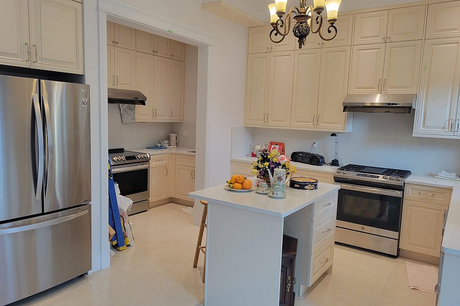 2962 Kitchener Street Vancouver, BC - 11