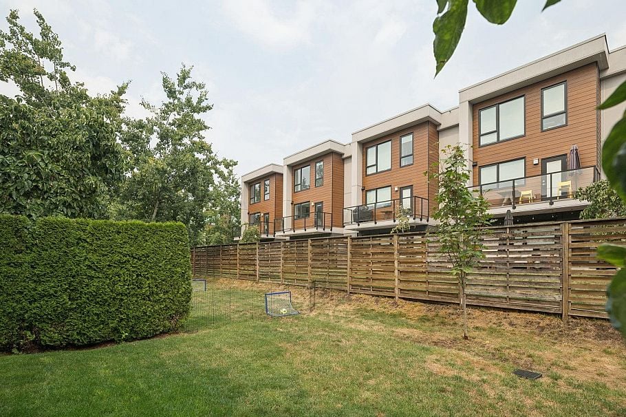 16 3596 Salal Drive North Vancouver, BC - 39