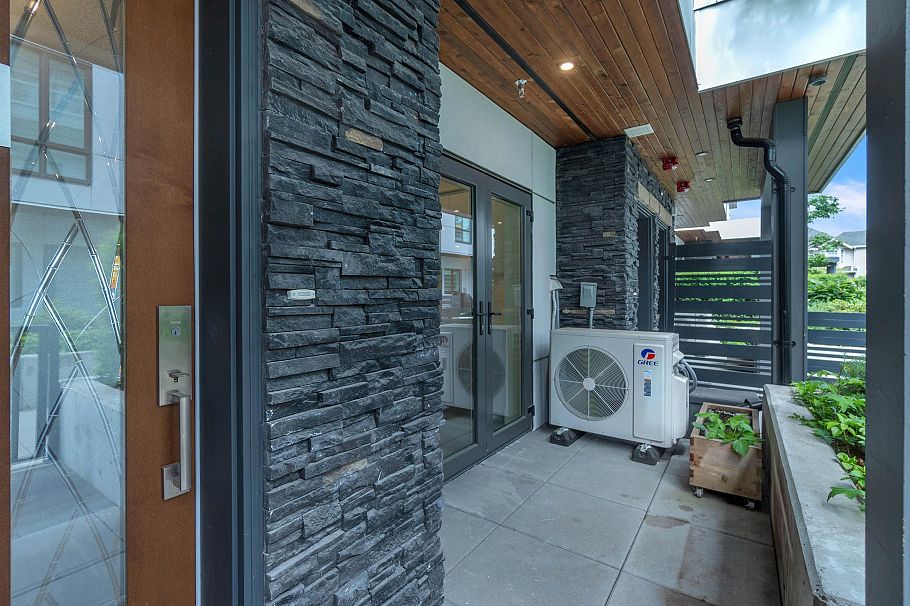 8327 French Street Vancouver, BC - 30