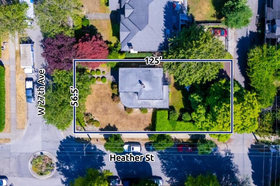 696 W 27th Avenue Vancouver, BC - 1