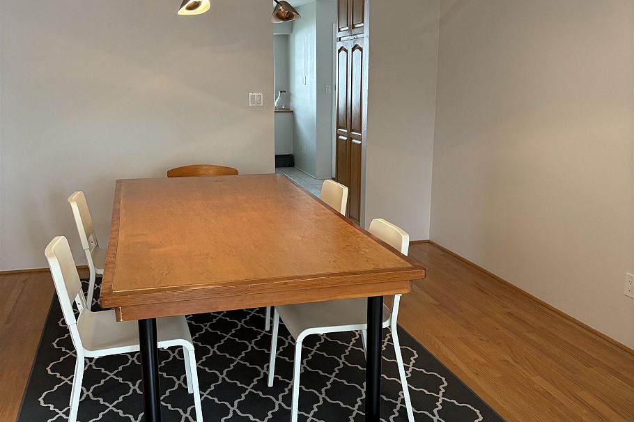 4227 W 14th Avenue Vancouver, BC - 5