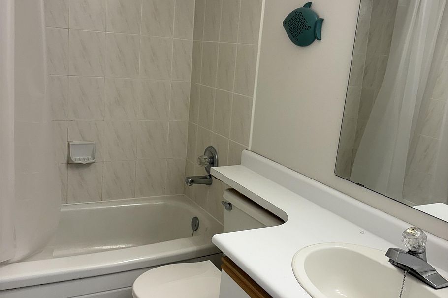 4227 W 14th Avenue Vancouver, BC - 21