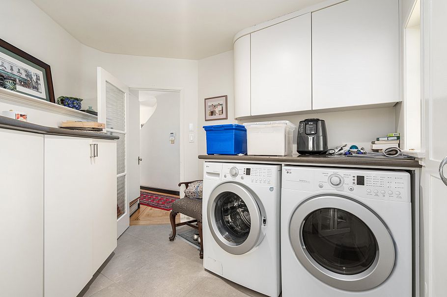 696 W 27th Avenue Vancouver, BC - 30