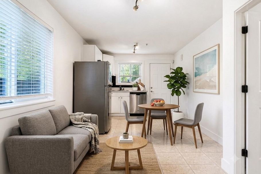 2388 E 5th Avenue Vancouver, BC - 17