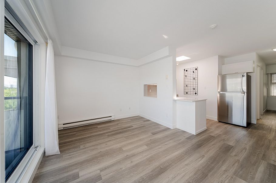 302 3788 W 10th Avenue Vancouver, BC - 3