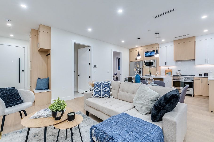 1 5459 Rhodes Street Vancouver, BC - 6