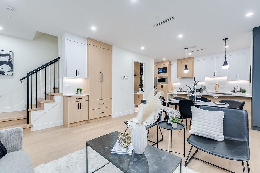 1 5461 Rhodes Street Vancouver, BC - 6