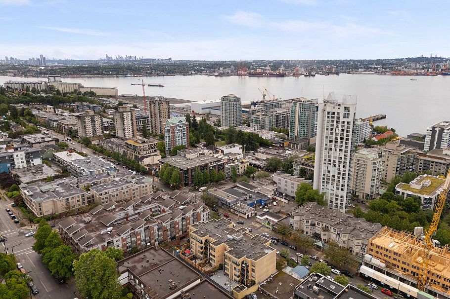 305 124 W 3rd Street North Vancouver, BC - 32