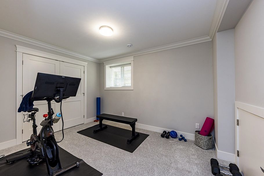 842 W 20th Street North Vancouver, BC - 20