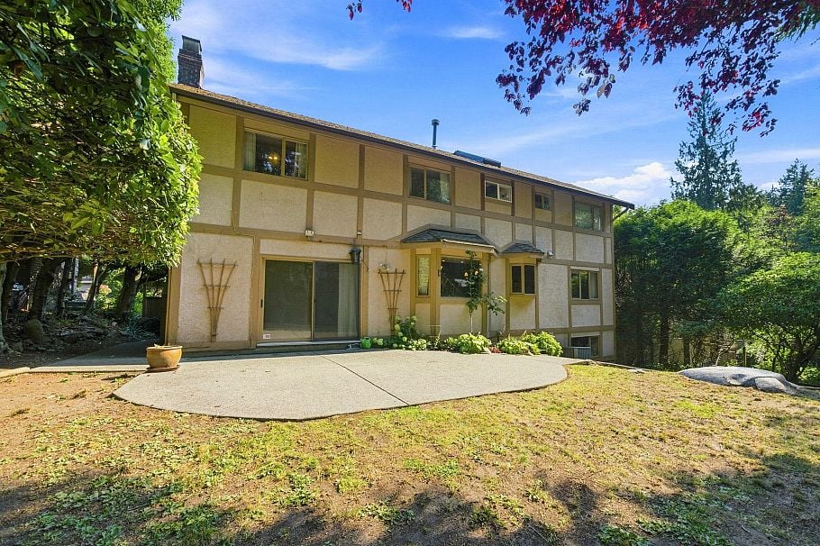 5519 Cliffridge Place North Vancouver, BC - 23