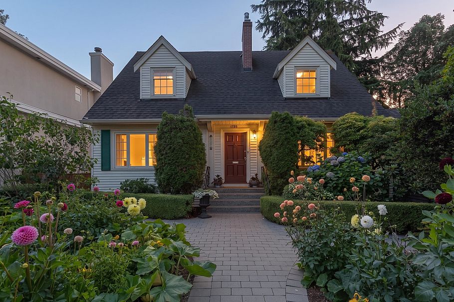 1738 W 66th Avenue Vancouver, BC - 2