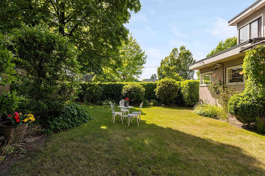 696 W 27th Avenue Vancouver, BC - 11