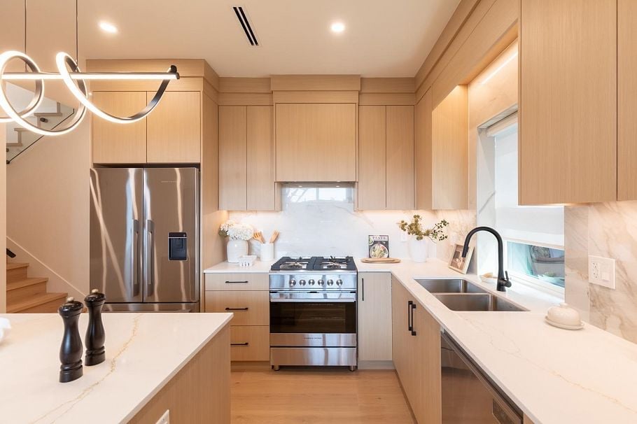 1 3615 Turner Street Vancouver, BC - 9