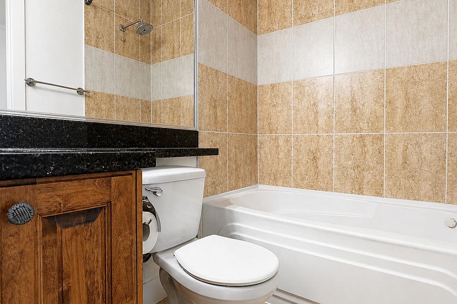 2388 E 5th Avenue Vancouver, BC - 14