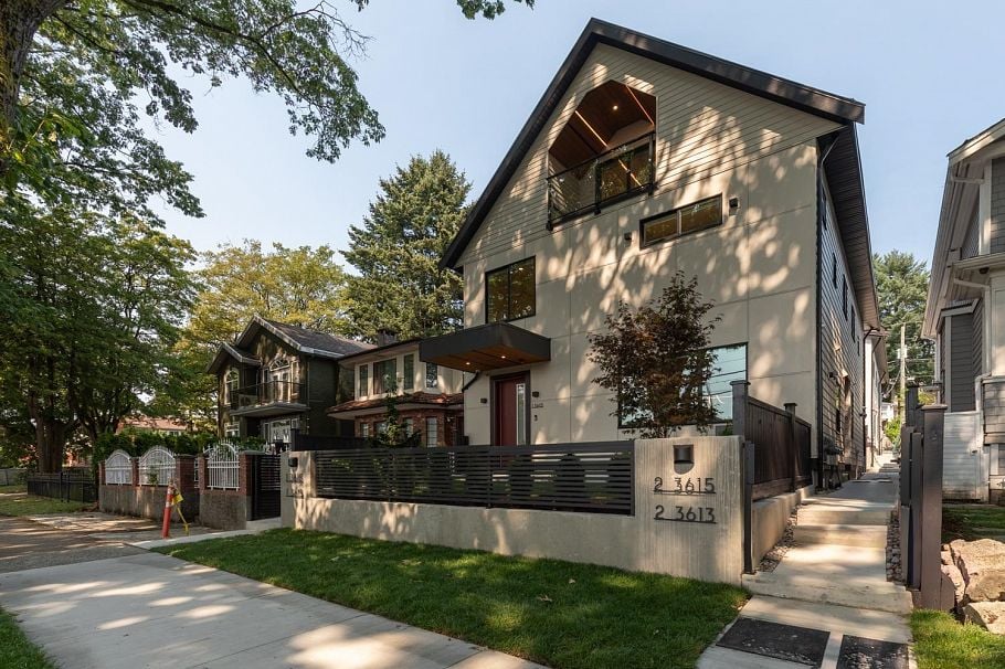 2 3615 Turner Street Vancouver, BC - 31