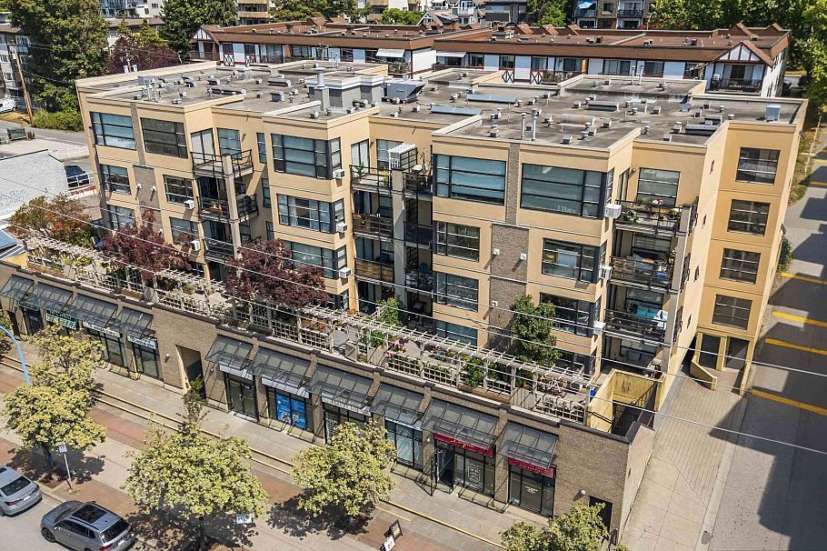 305 124 W 3rd Street North Vancouver, BC - 1