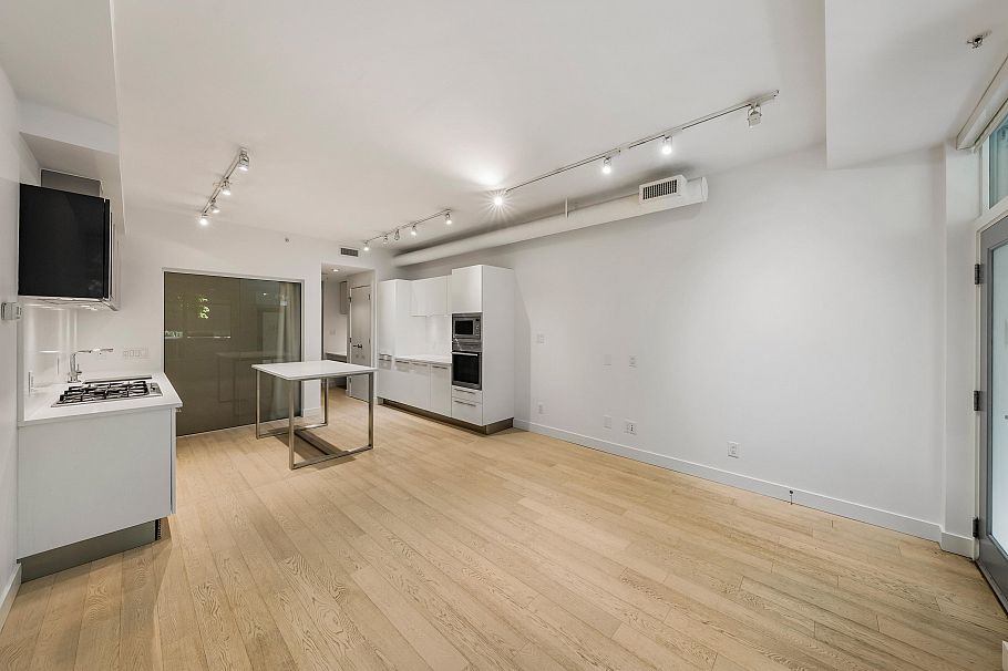 134 E 1st Avenue Vancouver, BC - 23