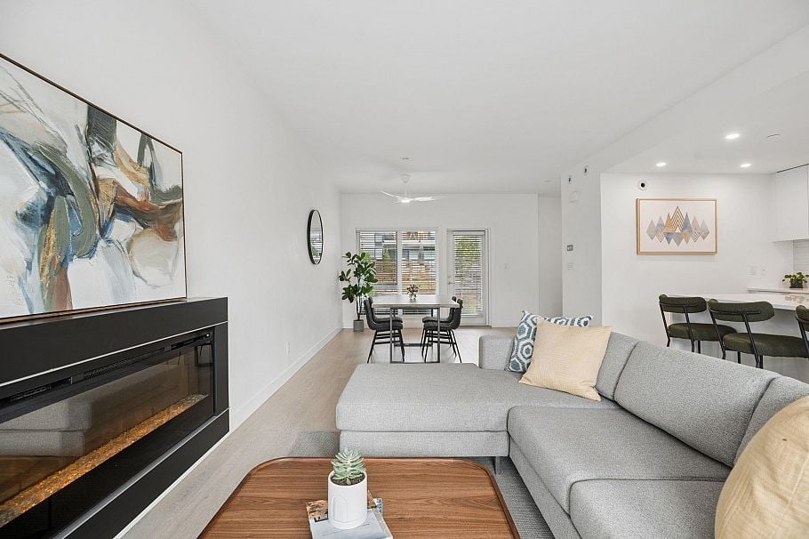 16 3596 Salal Drive North Vancouver, BC - 8