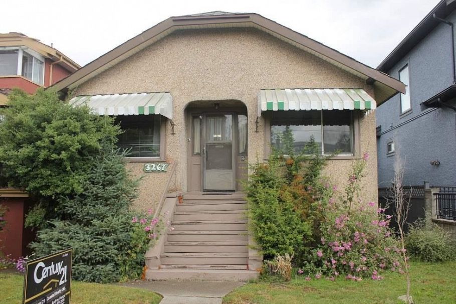 3267 E 29th Avenue Vancouver, BC - 1
