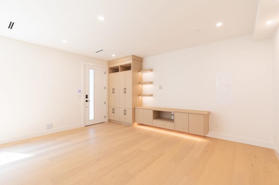3 3615 Turner Street Vancouver, BC - 12