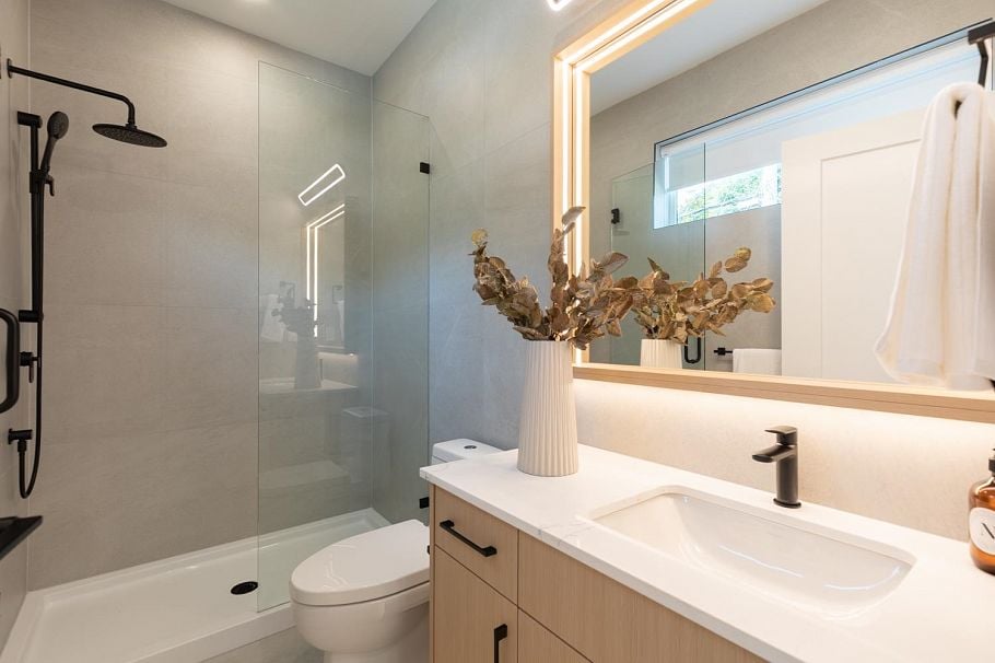4 3615 Turner Street Vancouver, BC - 21