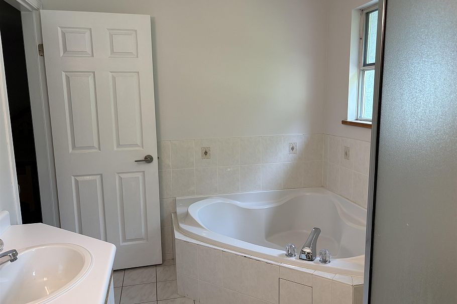 4227 W 14th Avenue Vancouver, BC - 15