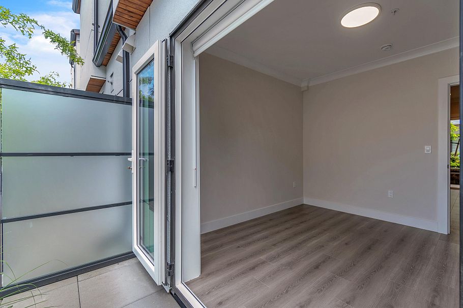 8327 French Street Vancouver, BC - 15