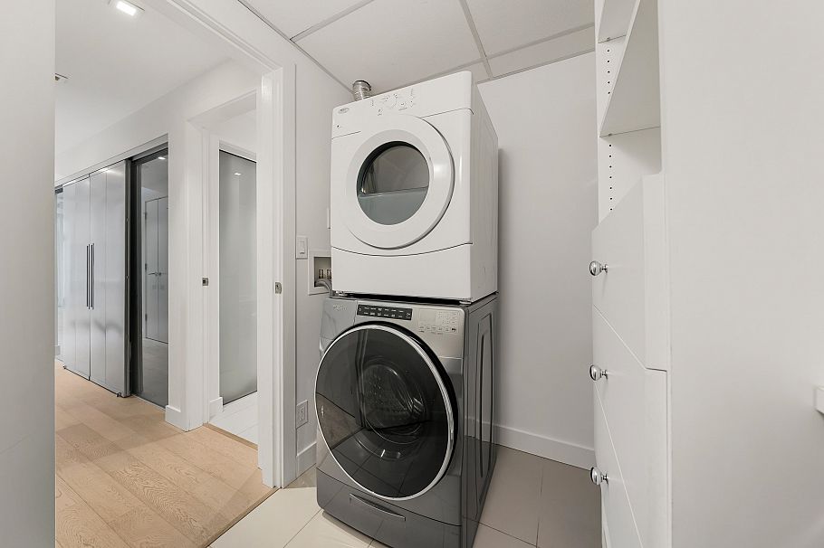 134 E 1st Avenue Vancouver, BC - 18