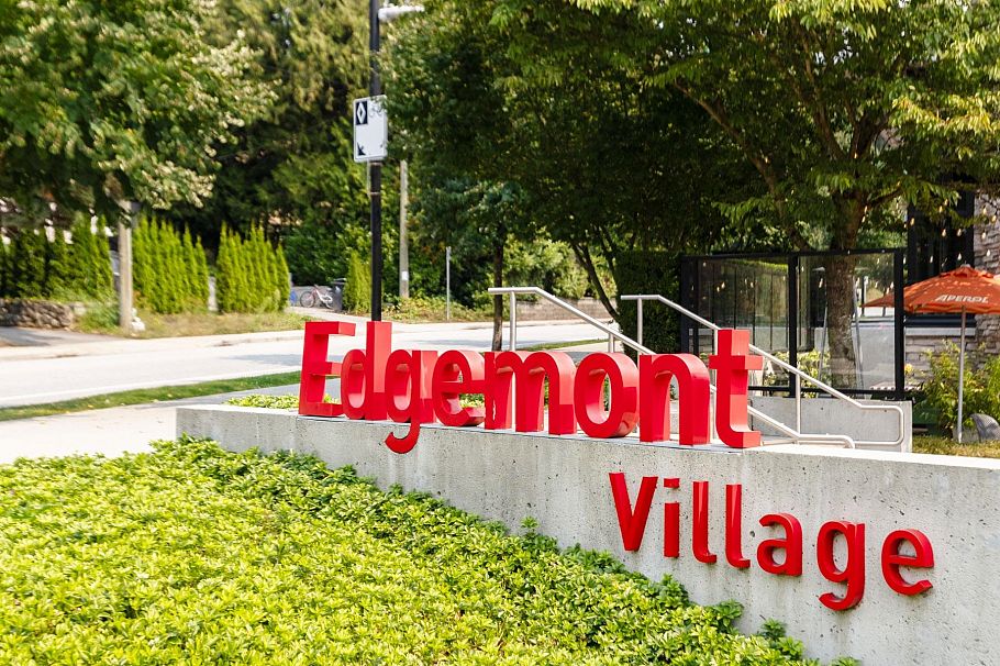 402 3220 Connaught Crescent North Vancouver, BC - 34