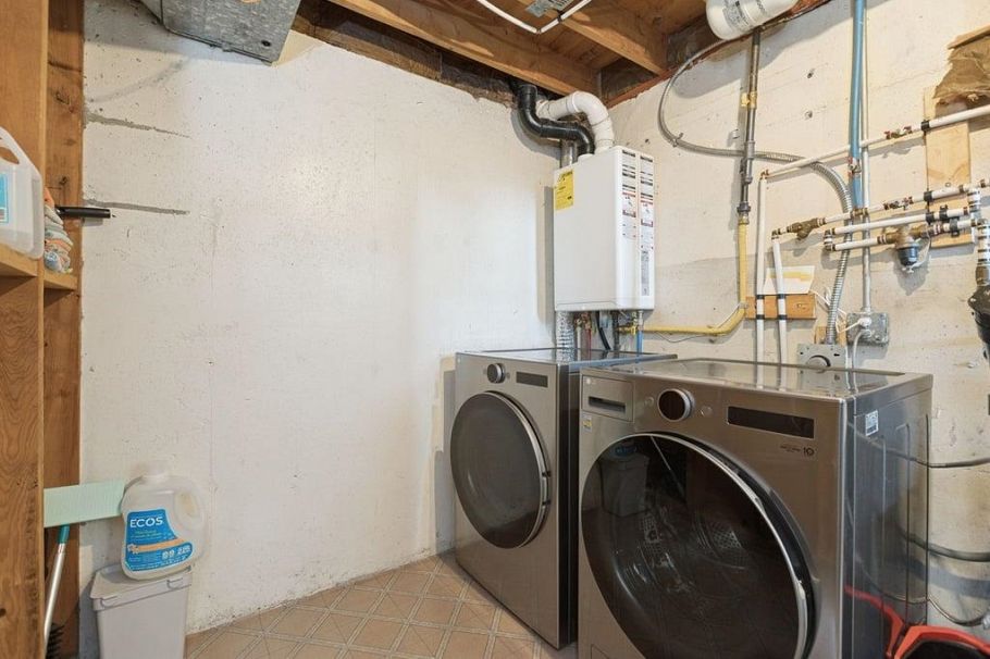 1056 LILLOOET ROAD, North Vancouver BC V7J 2H8 North Vancouver, BC - 24