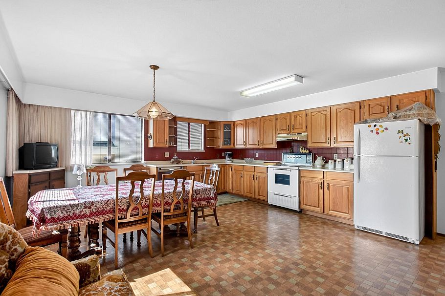 5618 Lancaster Street Vancouver, BC - 13