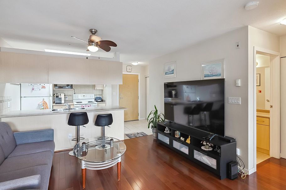 416 2891 E Hastings Street Vancouver, BC - 9
