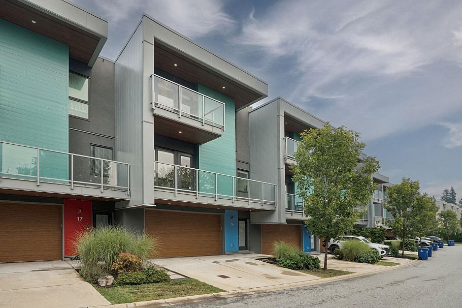 16 3596 Salal Drive North Vancouver, BC - 2