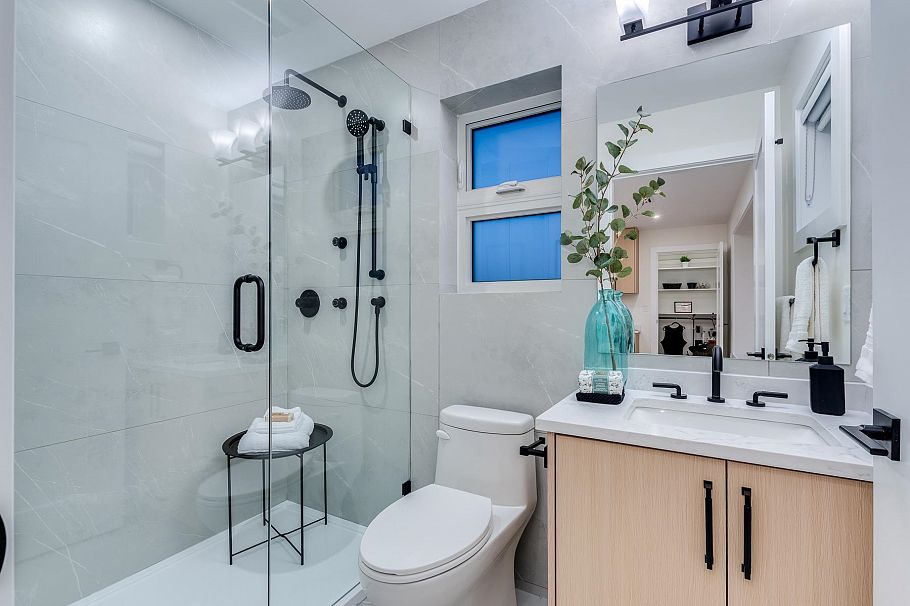 1 5461 Rhodes Street Vancouver, BC - 17